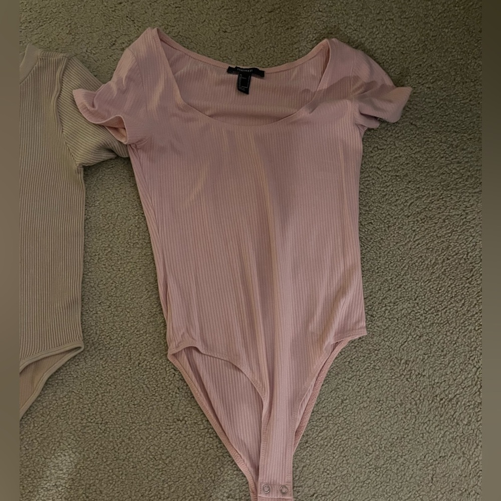 Forever 21 Womens Ribbed Short Sleeve Bodysuits in Cream, Brown, Pink - Set of 3 - Picture 4 of 7